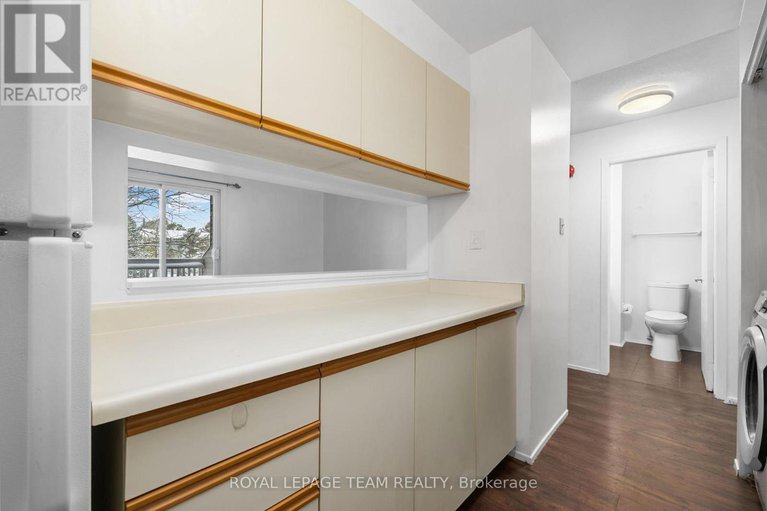 29098666/314-214-viewmount-drive/borden-farmstewart-farmcarleton-heightsparkwood-hills/ottawa/ontario/K2E7X3_8