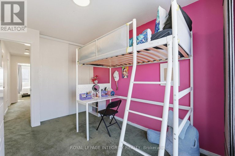 29420692/356-hillsboro-private/emerald-meadowstrailwest/ottawa/ontario/K2M3B1_18