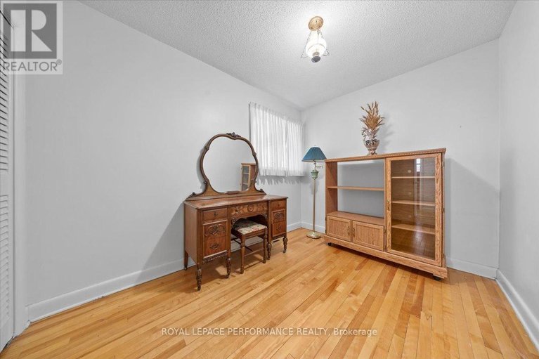 29481876/1075-secord-avenue/billings-bridge/ottawa/ontario/K1H8C7_18