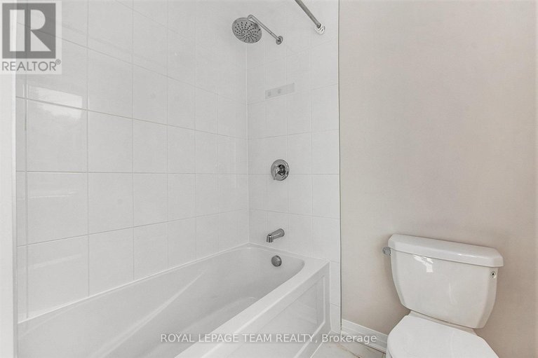 29462511/389-appalachian-circle/half-moon-bay/ottawa/ontario/K2J6X3_17