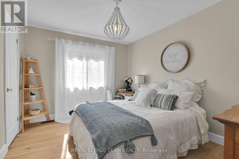 28615921/4156-wolfe-point-way/riverside-southgloucester-glen/ottawa/ontario/K1V1P5_26