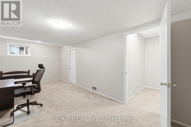 29663235/8-322-robillard-private/hunt-club-parkgreenboro/ottawa/ontario/K1T2V8_31