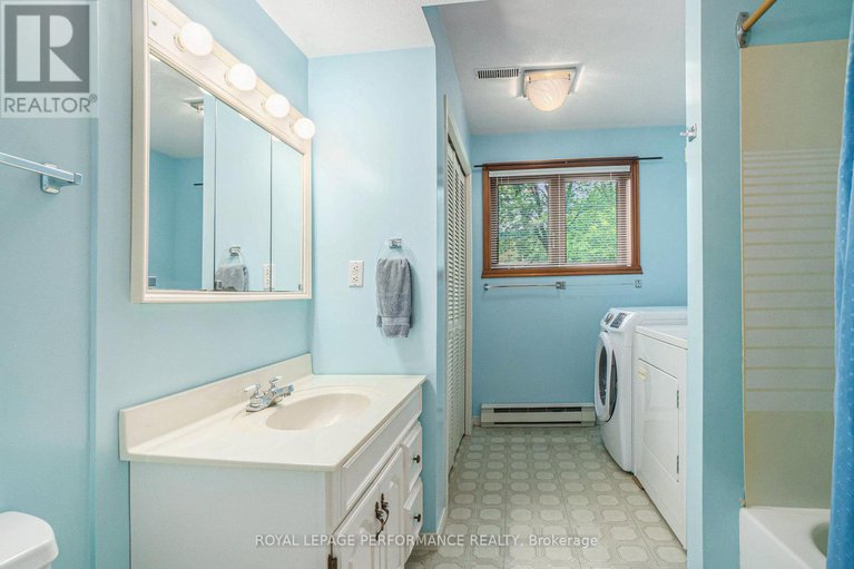 28361032/2411-overdale-drive/cumberland-ridge/ottawa/ontario/K4C1B8_29
