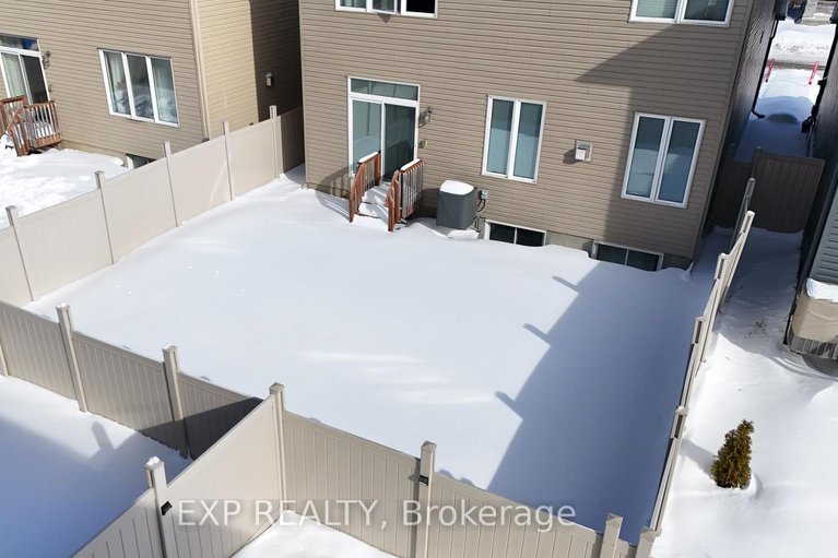 28791941/628-eagle-crest-heights/stittsville-north/ottawa/ontario/K2S2E6_45