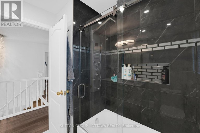 28504074/2163-johnston-road/hunt-club-park/ottawa/ontario/K1G5K2_42