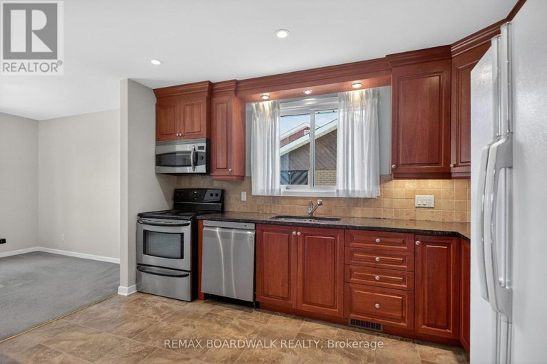 29666453/103-christopher-hamilton-street/richmond/ottawa/ontario/K0A2Z0_18