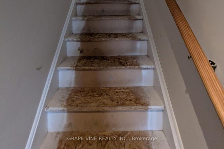 29049854/582-meadowcreek-circle/emerald-meadowstrailwest/ottawa/ontario/K2M0J8_33