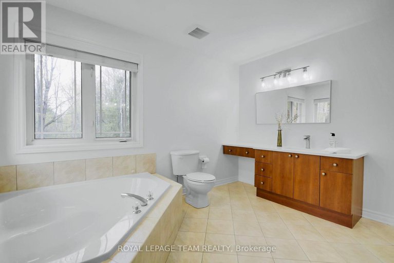 28297086/5719-stuewe-drive/manotick-east-to-manotick-station/ottawa/ontario/K4M1L2_21