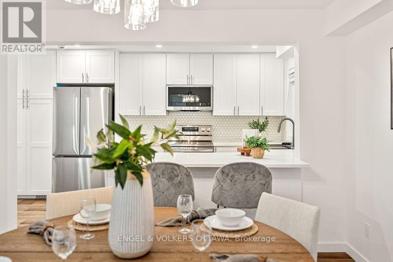 28918129/12-bayside-private/mooneys-bayriverside-park/ottawa/ontario/K1V9R3_9