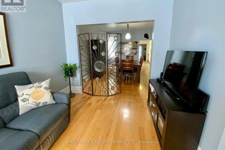 27992529/245-york-street/lower-town/ottawa/ontario/K1N5T9_7