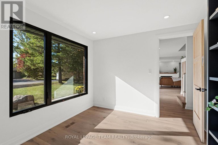28989052/5575-south-sunset-drive/manotick-long-island-nicholls-island/ottawa/ontario/K4M1J4_18