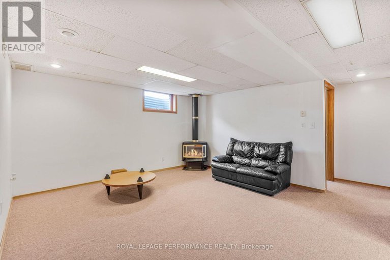 28348539/61-albert-street/embrun/russell/ontario/K0A1W1_17