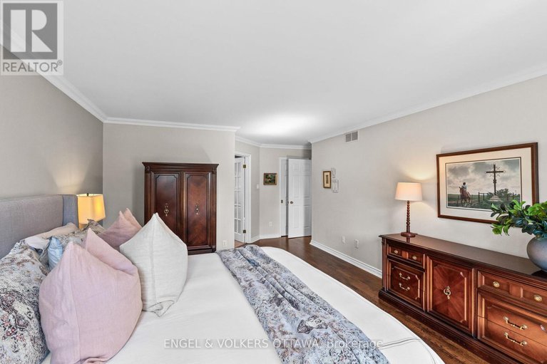 28790851/5557-pettapiece-crescent/manotick-village-manotick-estates/ottawa/ontario/K4M1C5_31