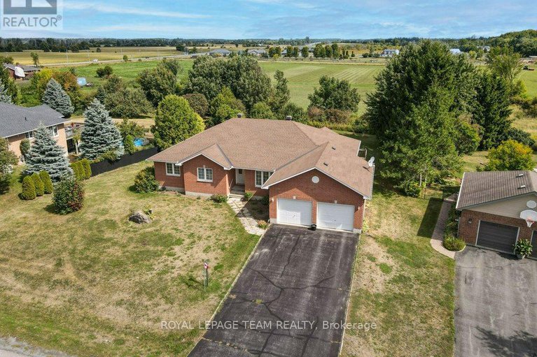 28851988/2120-trailwood-drive/north-gower/ottawa/ontario/K0A2T0_43