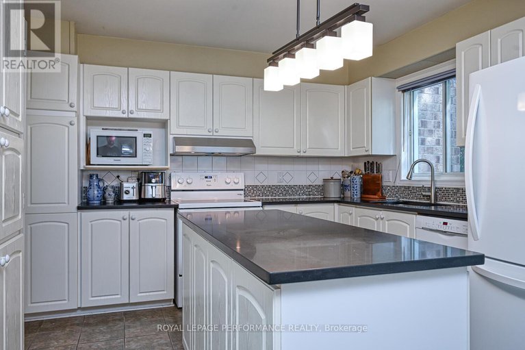 28814845/3026-sable-ridge-drive/upper-hunt-club/ottawa/ontario/K1T3R9_15