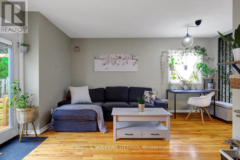 28587086/30-sovereign-avenue/craig-henrywoodvale/ottawa/ontario/K2G4W7_9