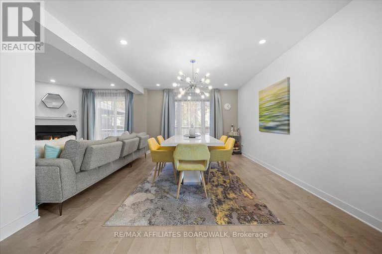 28416743/423-viewmount-drive/borden-farmstewart-farmcarleton-heightsparkwood-hills/ottawa/ontario/K2E7P1_15