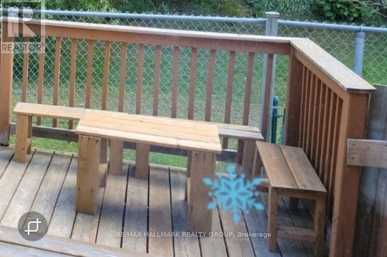 29250836/1165-falconcrest-court/chatelaine-village/ottawa/ontario/K4A3Z4_32