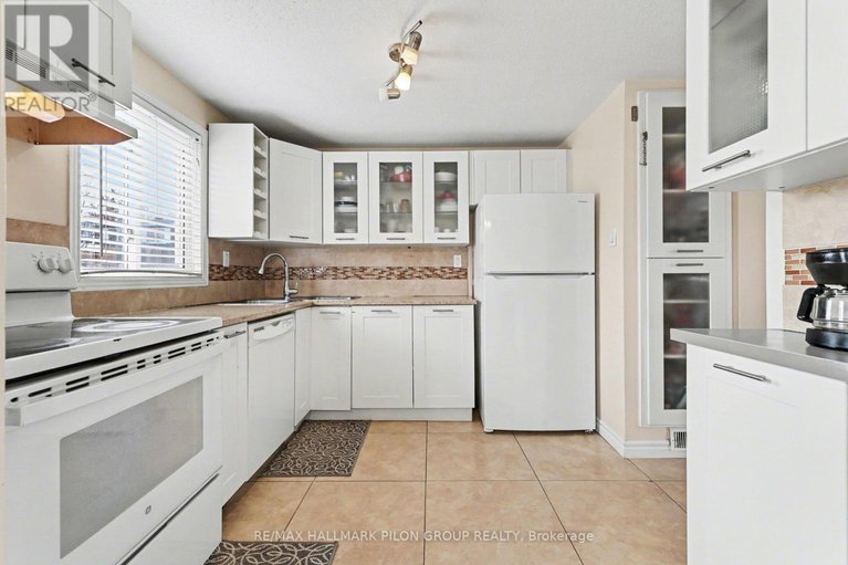 29659907/c-1540-beaverpond-drive/pineview/ottawa/ontario/K1B3R9_7