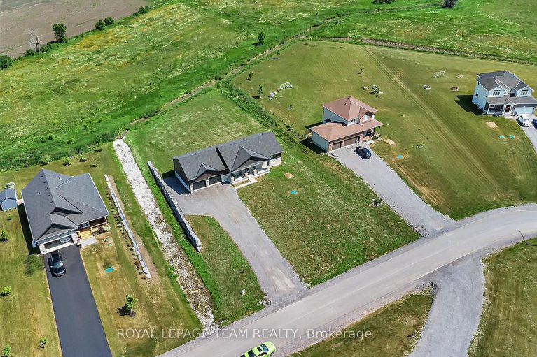28510378/17-isobel-mcewan-street/mcnabbraeside-twps/mcnabbraeside/ontario/K7S3G8_3