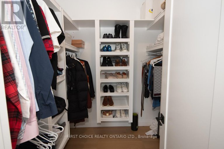 29386266/296-riverdale-avenue/old-ottawa-south/ottawa/ontario/K1S1R1_21