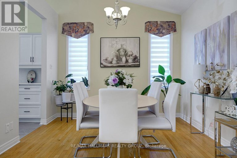 28232415/46-chapelier-private/queenswood-heights-south/ottawa/ontario/K1E3Y1_12