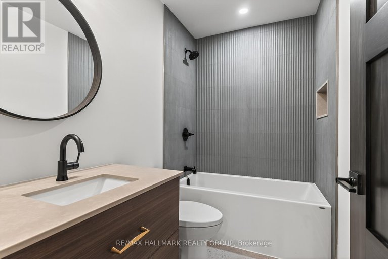 29137942/1625-royal-orchard-drive/cumberland-estates/ottawa/ontario/K4C1A9_21