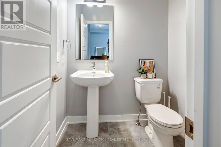28857889/2070-winsome-terrace/fallingbrookgardenway-south/ottawa/ontario/K4A5M9_8