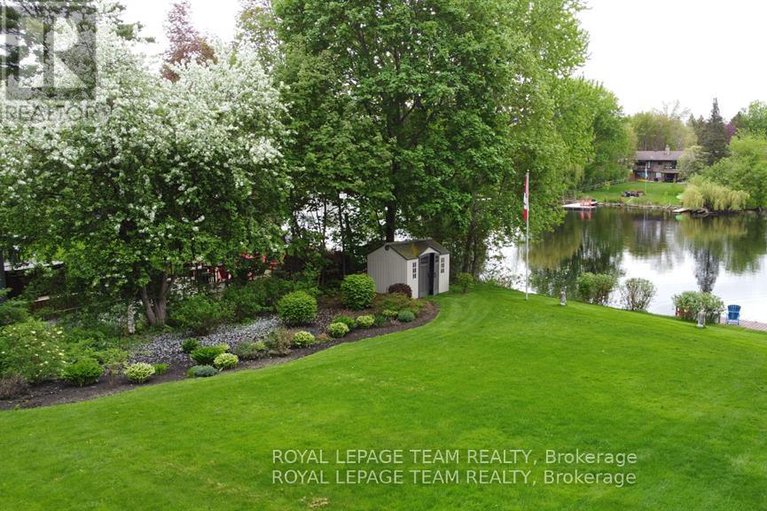 28487083/5591-manotick-main-street/manotick-village-manotick-estates/ottawa/ontario/K4M1A4_40