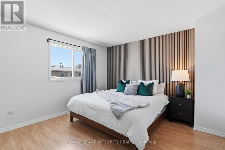 29360291/2049-sunland-drive/fallingbrookgardenway-south/ottawa/ontario/K4A3K8_21