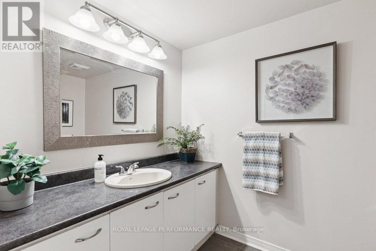 28847039/5-forsyth-lane/crystal-beach/ottawa/ontario/K2H9H1_6
