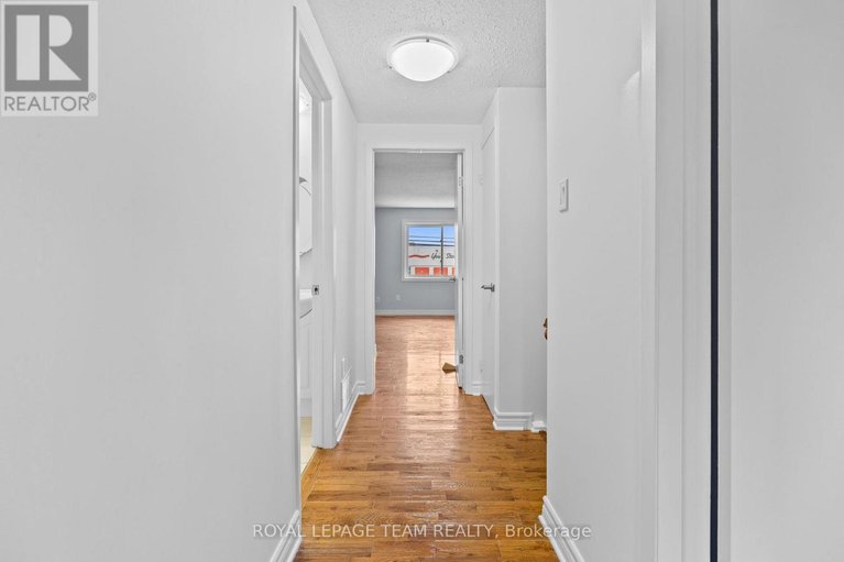 29585057/6356-mary-jane-crescent/chateauneuf/ottawa/ontario/K1C3C2_19