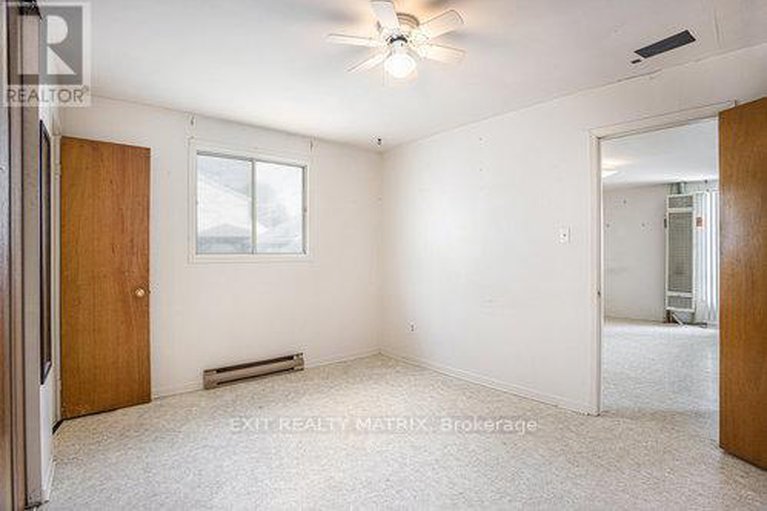 28312365/203-castor-street/village-of-russell/russell/ontario/K4R1C7_10