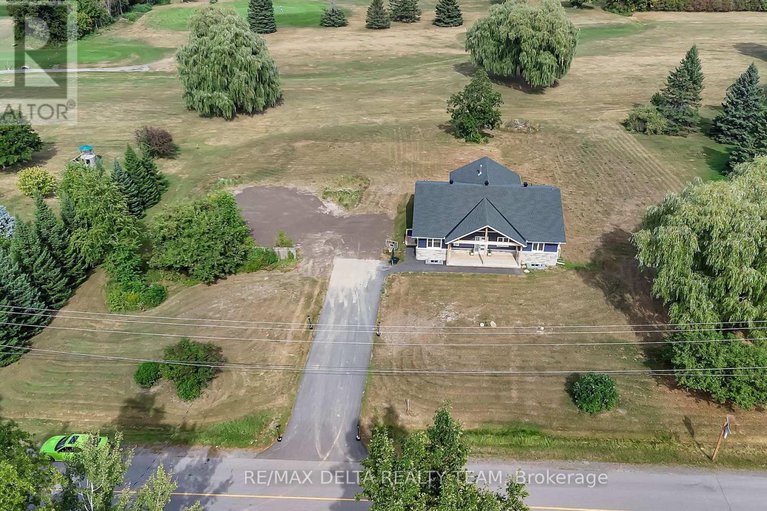 29012962/4645-mcneely-rd-road/sarsfieldbearbrook/ottawa/ontario/K4B1J1_35