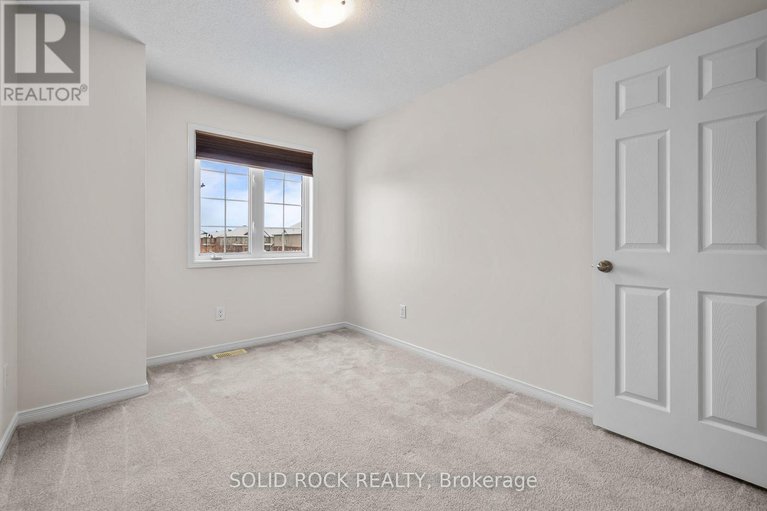 29261889/431-haresfield-court/riverside-southgloucester-glen/ottawa/ontario/K4M0B6_18