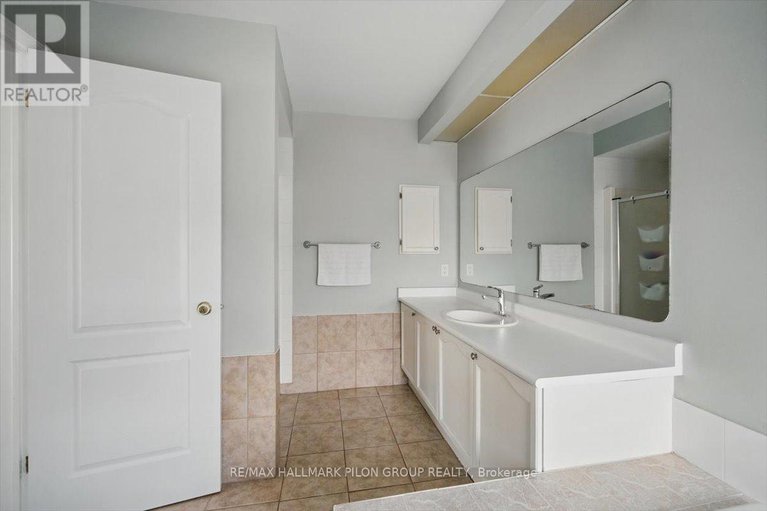 28377086/10-maybrook-place/barrhaven-east/ottawa/ontario/K2G6H6_22