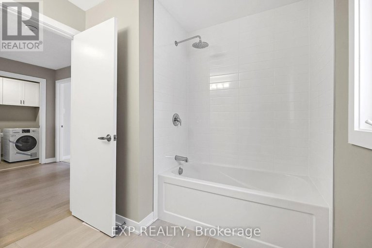 28620818/98-pizzicato-street/mer-bleuebradley-estatesanderson-park/ottawa/ontario/K1C7G4_28