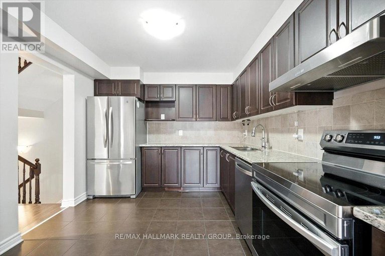28627061/226-gerry-lalonde-drive/avalon-west/ottawa/ontario/K4A0W6_8
