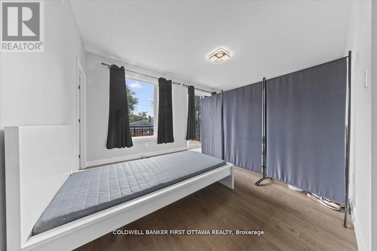 29638665/562-queen-mary-street/overbrookcastle-heights/ottawa/ontario/K1K1W1_19