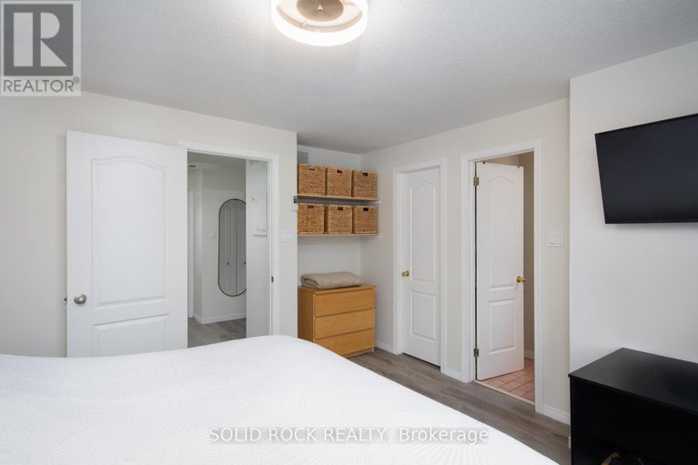 28302487/5-weybridge-drive/cedargrovefraserdale/ottawa/ontario/K2J4A1_29