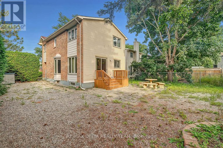 28875879/6096-meadowhill-crescent/chapel-hill/ottawa/ontario/K1C5R8_39
