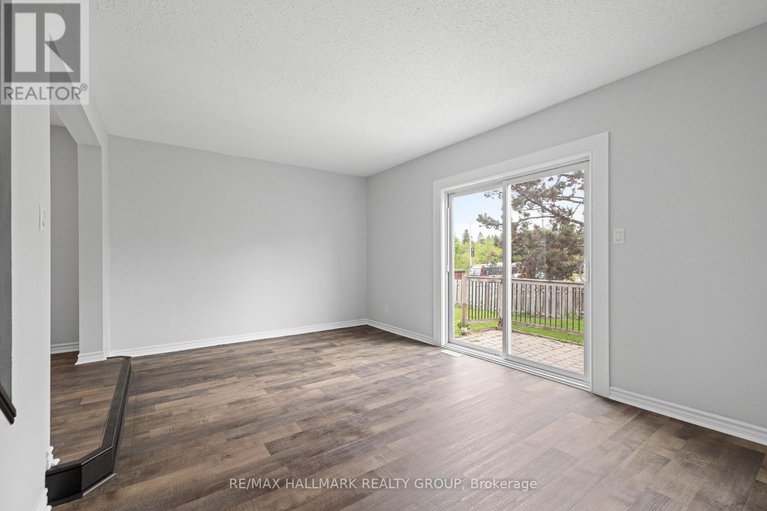 28871601/1083-millwood-court/convent-glen-north/ottawa/ontario/K1C3E9_22