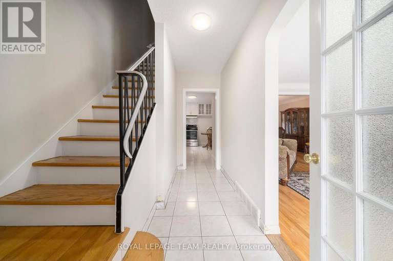 28567254/367-ravenhill-avenue/mckellarhighland/ottawa/ontario/K2A0J5_5