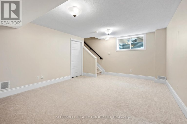 29454147/320-lipizzaner-street/stittsville-south/ottawa/ontario/K2S0X9_35