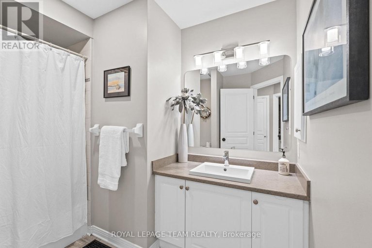 28493440/48-colchester-square/beaverbrook/ottawa/ontario/K2K2X4_24