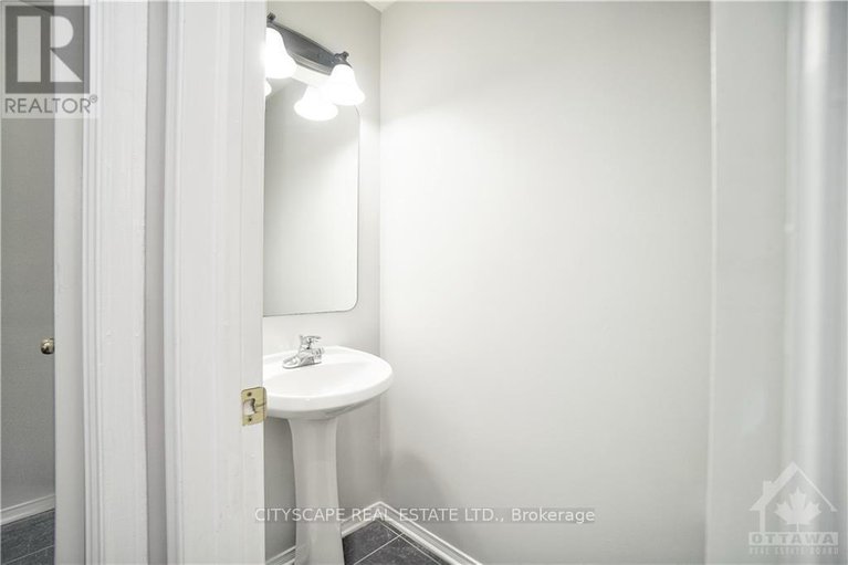 28078243/1165-klondike-road/morgans-grantsouth-march/ottawa/ontario/K2W1C8_40