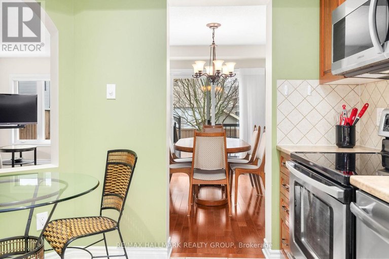 29648631/548-langelier-avenue/mer-bleuebradley-estatesanderson-park/ottawa/ontario/K1W0E7_13