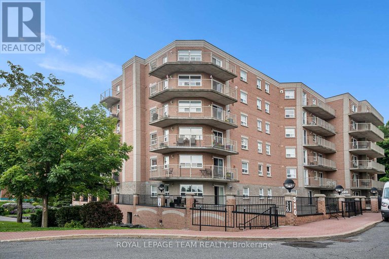 28632770/507-320-centrum-boulevard/bilberry-creekqueenswood-heights/ottawa/ontario/K1E3X9_1