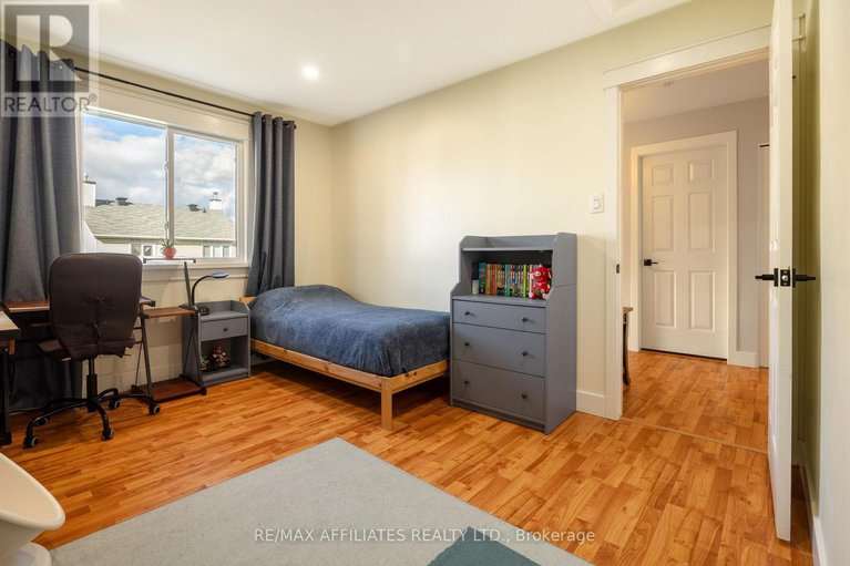 29083529/1687-tache-way/fallingbrookpineridge/ottawa/ontario/K4A2T5_22