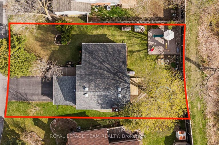 29124358/92-burnetts-grove-circle/pheasant-run/ottawa/ontario/K2J1N7_42